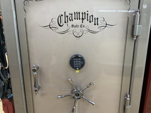 Champion Triumph 40 gun safe - Image 3
